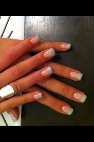 ongle french argent brillant